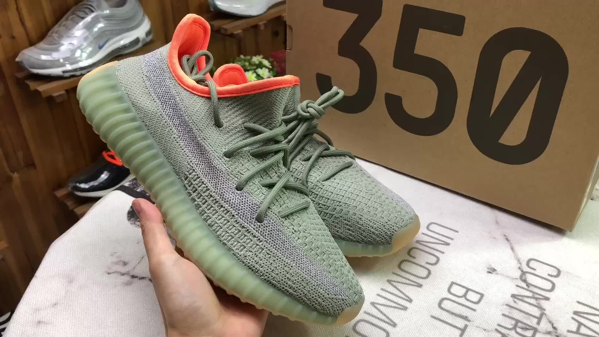 公司级阿迪达斯adidas yeezy 350v2 灰橙 侧透满天星椰子跑步鞋 fx