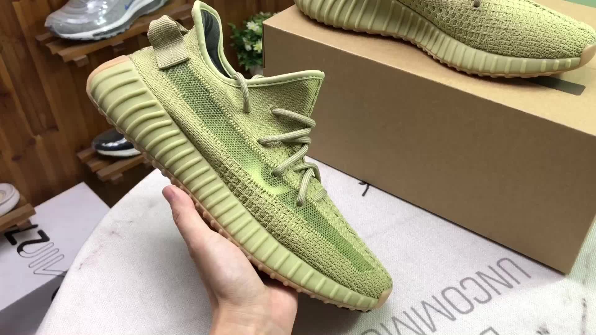 纯原yeezy 350 v2巴斯夫爆米花运动鞋 硫磺抹茶绿椰子