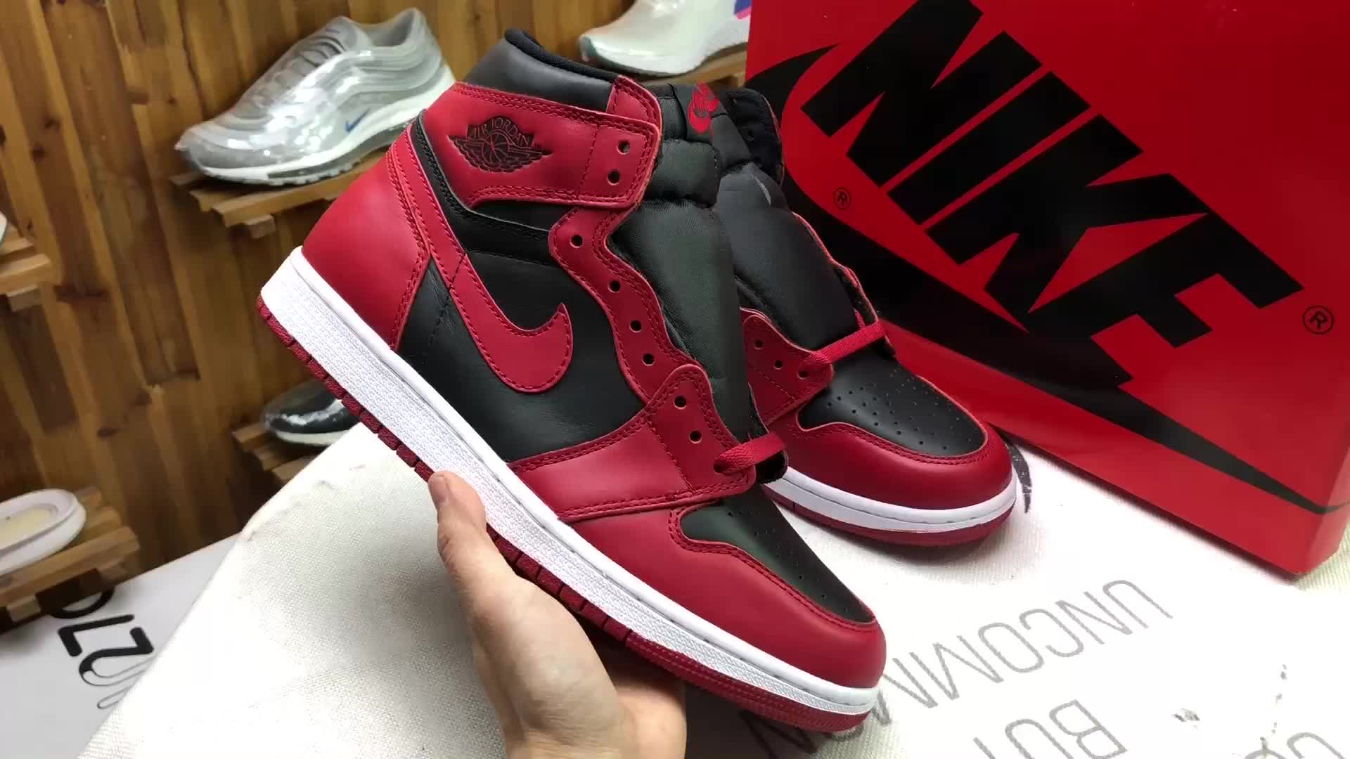 260 公司级nike 乔1 air jordan1 aj1 反转黑红 禁穿 高帮篮球鞋 bq