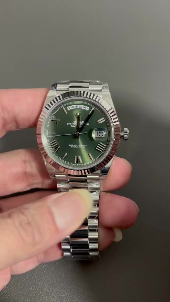 AE126852
