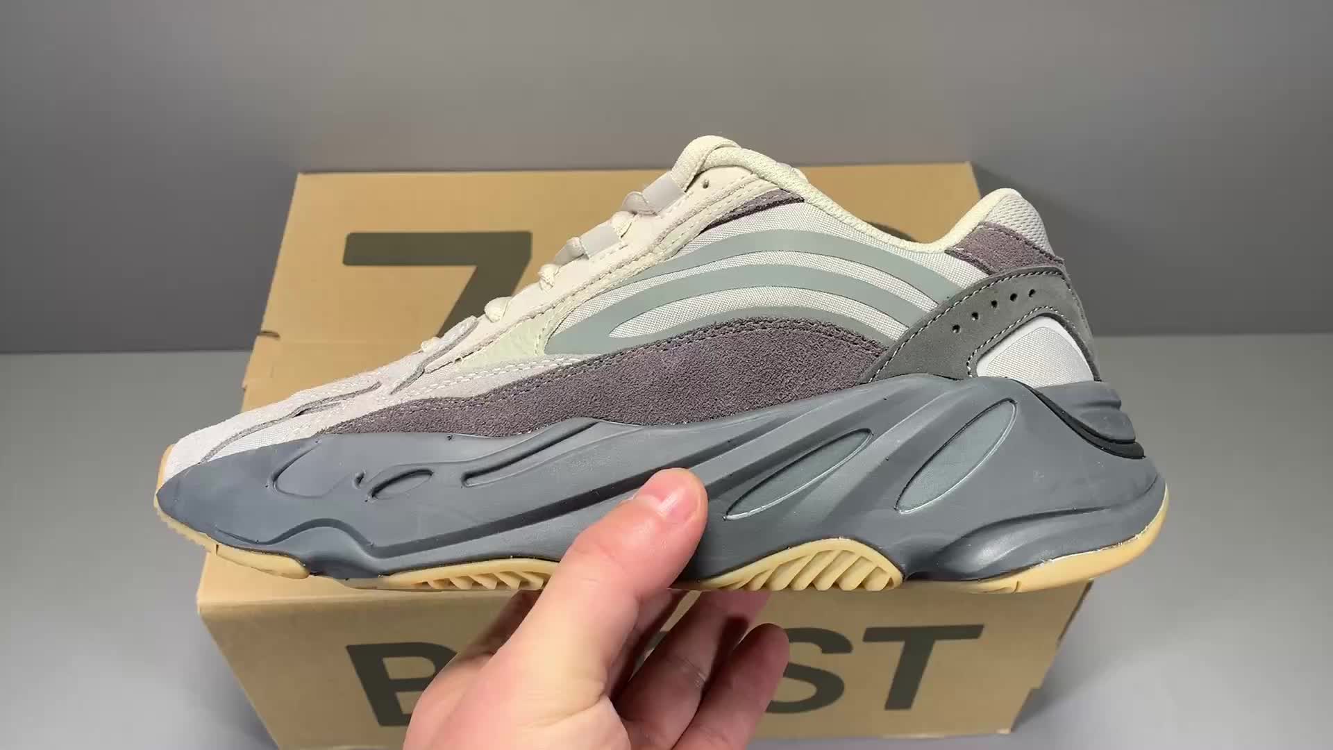 $100【god版:椰子700v2】 火山灰 yeezy boost 700 v2 tephra, 老爹鞋