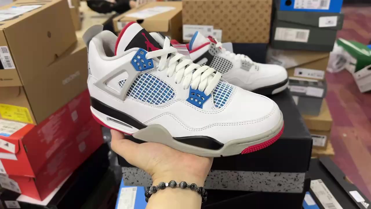 AJ4