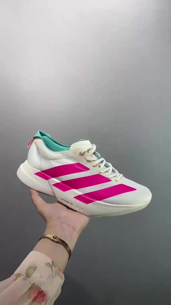 adidaas