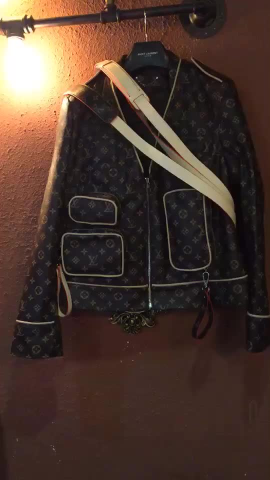 𝑓 𝑛𝑖𝑛𝑒 on Instagram: @the.joorry in @louisvuitton 's - Monogram Mink  bomber jacket 💫