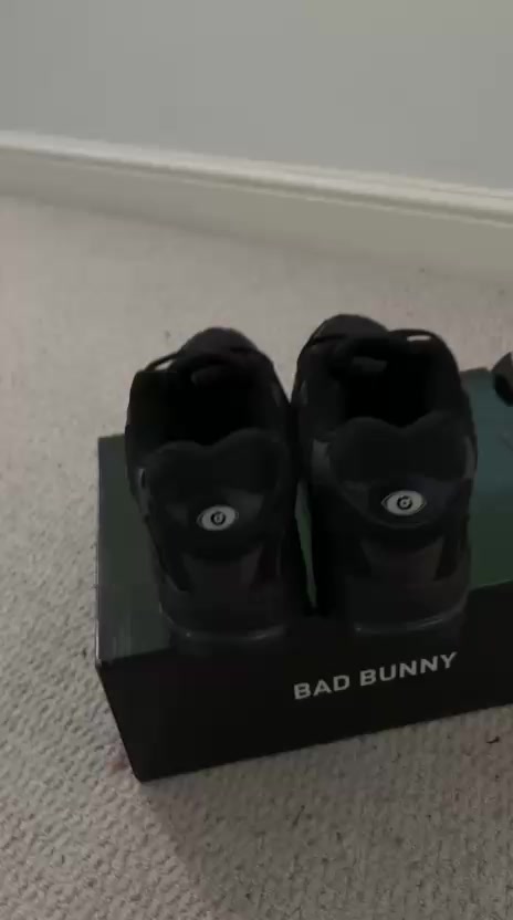 customer review Adidas Response CL Bad Bunny Triple Black ID0805.mp4