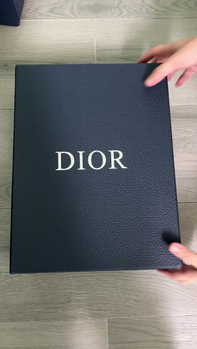 DIOR