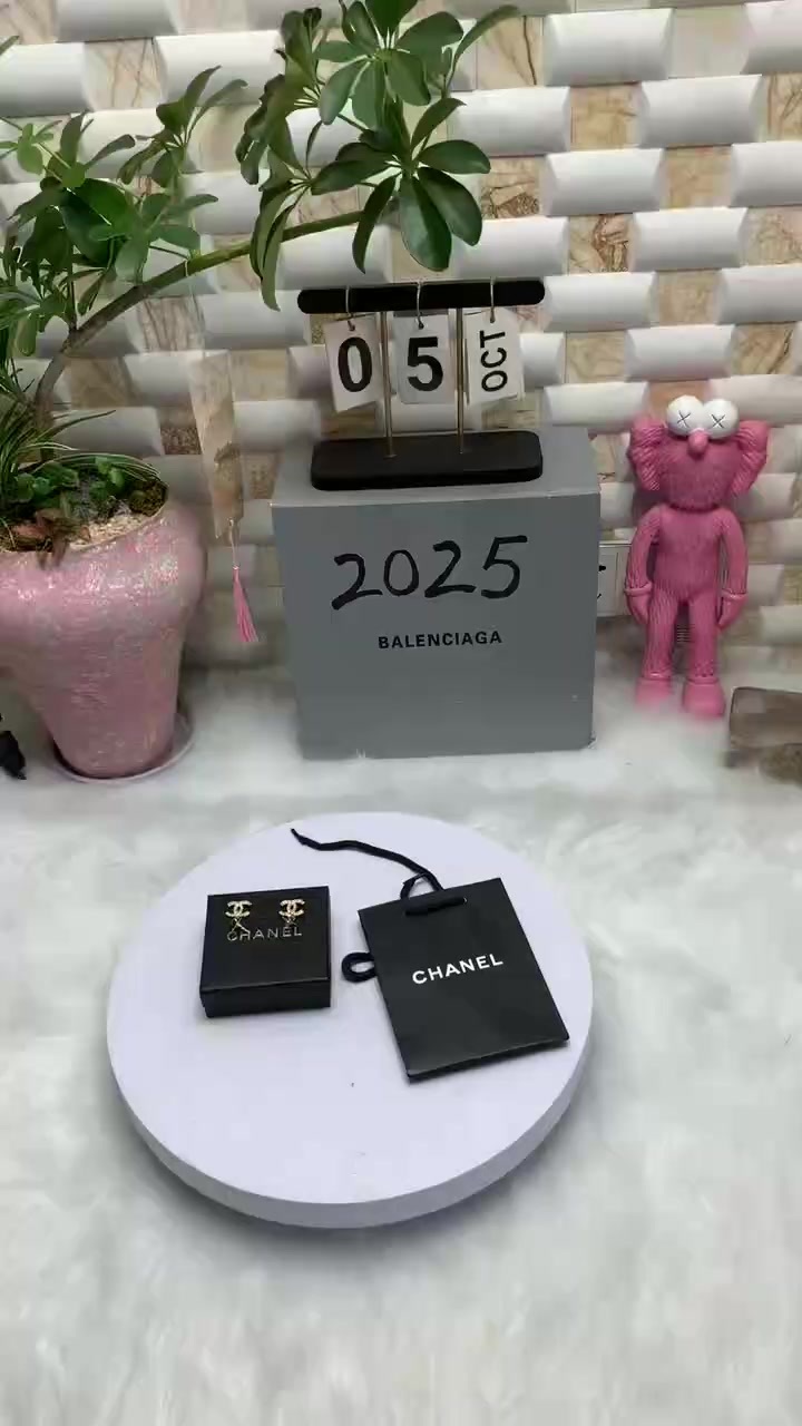 微信视频2025-10-14_215907_855.mp4